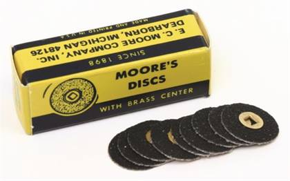 -3/4"CUTTLE MEDIUM BRASS CENTER DISCS 50/PKG - -3/4"CUTTLE MEDIUM BRASS CENTER DISCS 50/PKG - Image 1