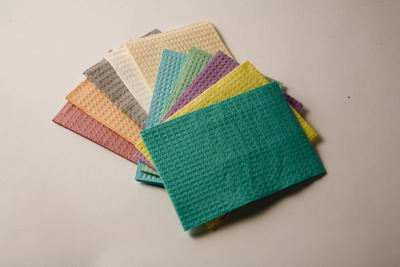 Patient Bib 13" x 18" Yellow 2-Ply Tissue 1-Ply Poly Waffle-Embossed Case of 500 thumbnail 2